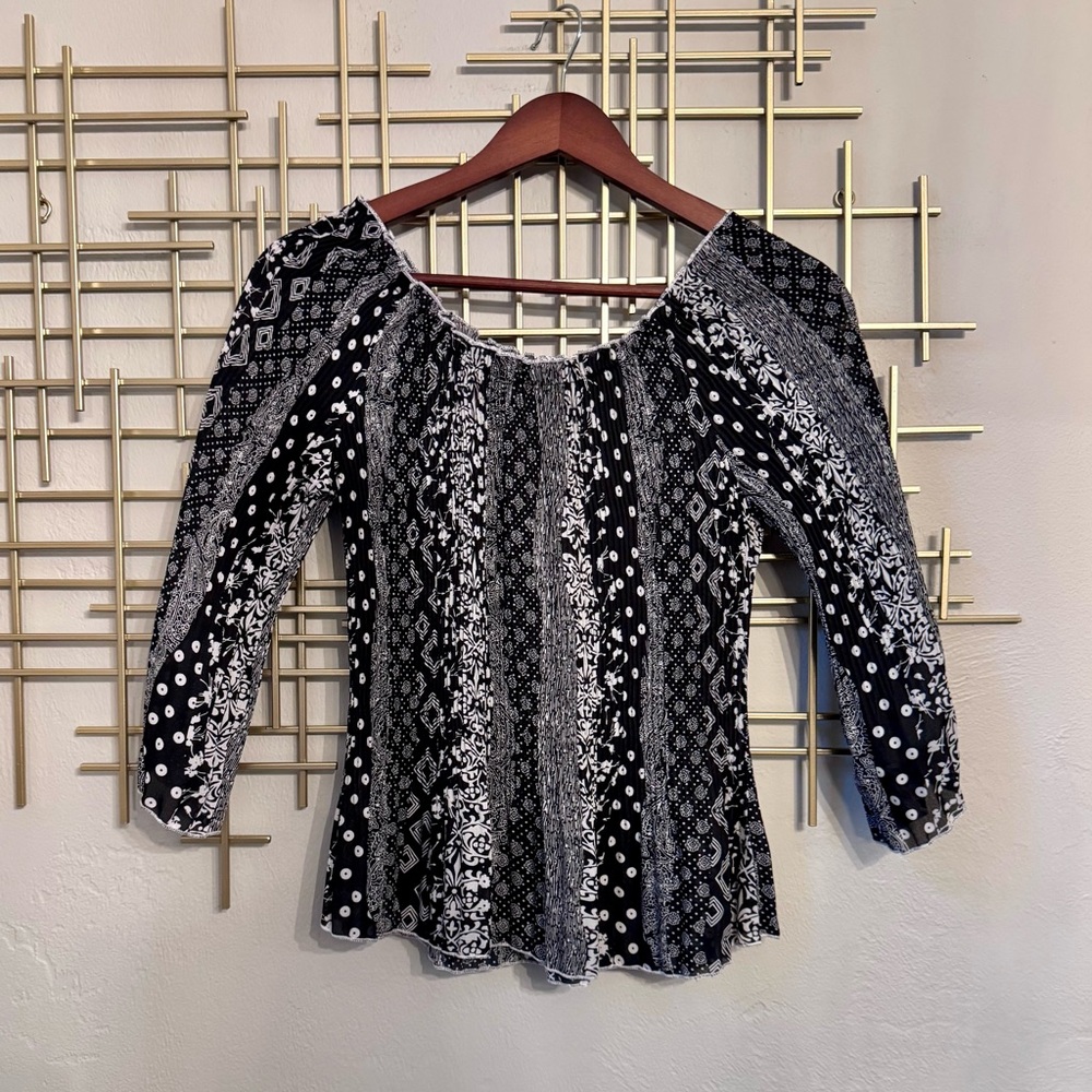 Piand Petite Boho Off Shoulder Black White Bell Sleeve Blouse